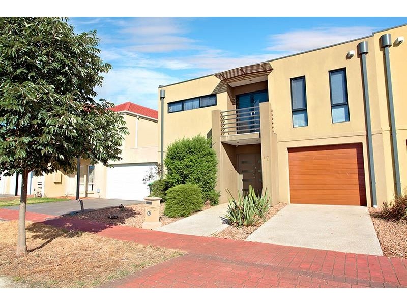 17 Hyde Park Terrace, Point Cook VIC 3030
