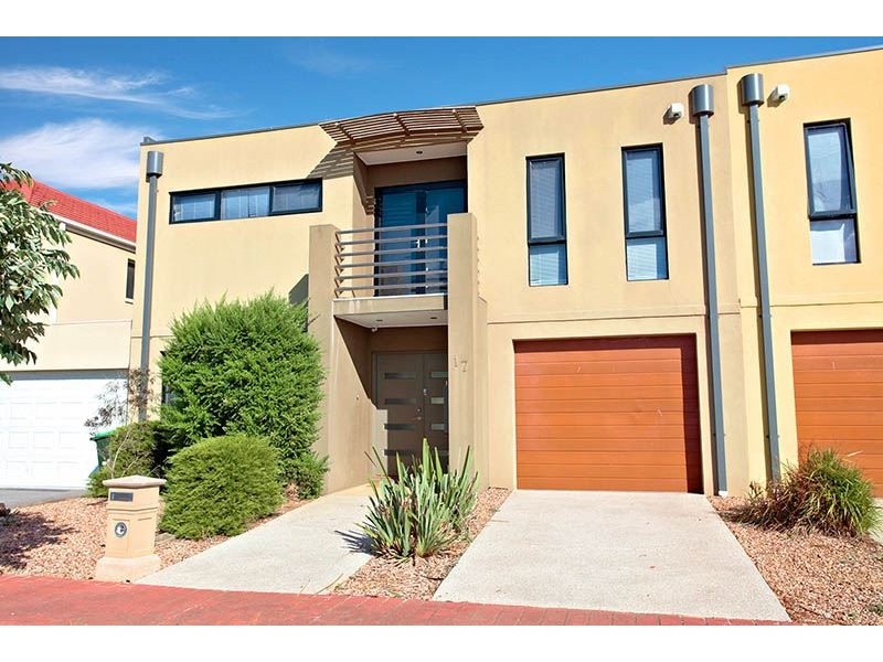 17 Hyde Park Terrace, Point Cook VIC 3030
