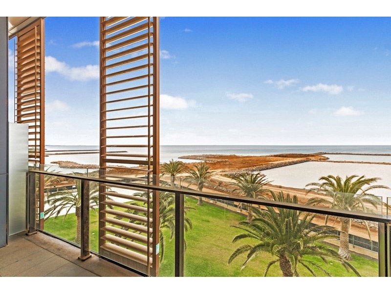 230/50 Catamaran Drive, Werribee South VIC 3030