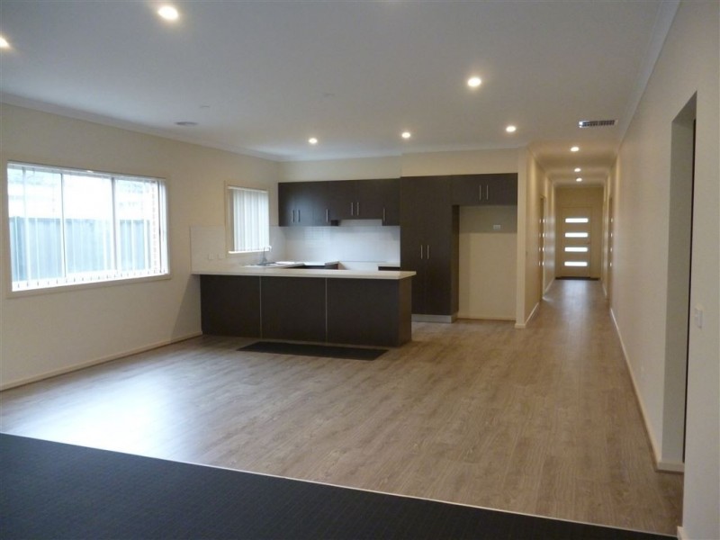 28 Emerson Drive, Truganina VIC 3029