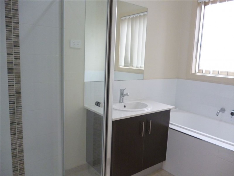 28 Emerson Drive, Truganina VIC 3029