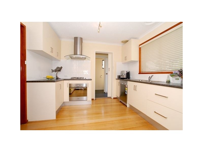 31 Barrot Ave, Hoppers Crossing VIC 3029