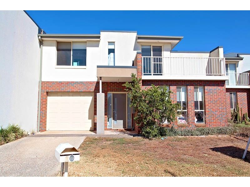 10 East Cornhill Drive, Point Cook VIC 3030