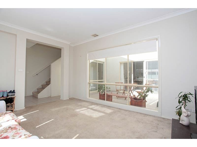 10 East Cornhill Drive, Point Cook VIC 3030