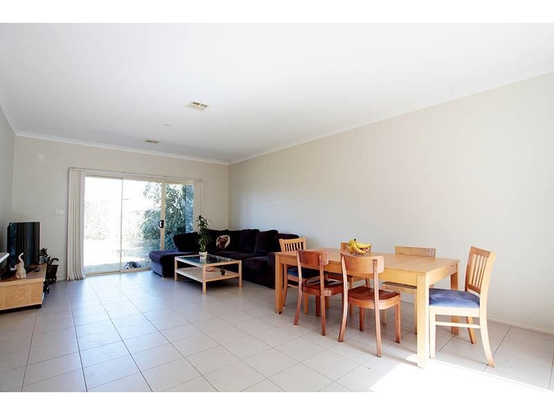 10 East Cornhill Drive, Point Cook VIC 3030