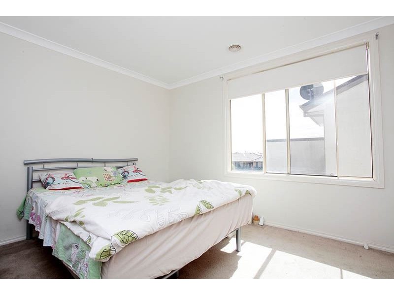 10 East Cornhill Drive, Point Cook VIC 3030