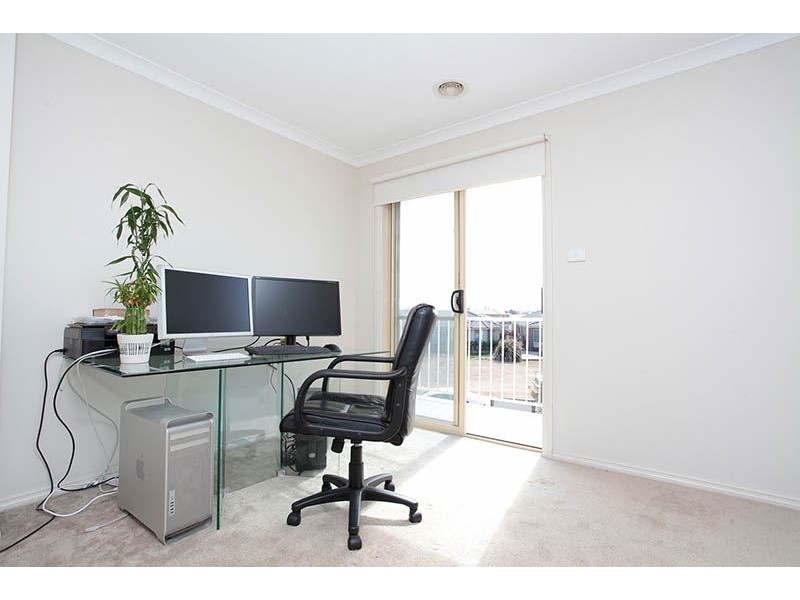 10 East Cornhill Drive, Point Cook VIC 3030