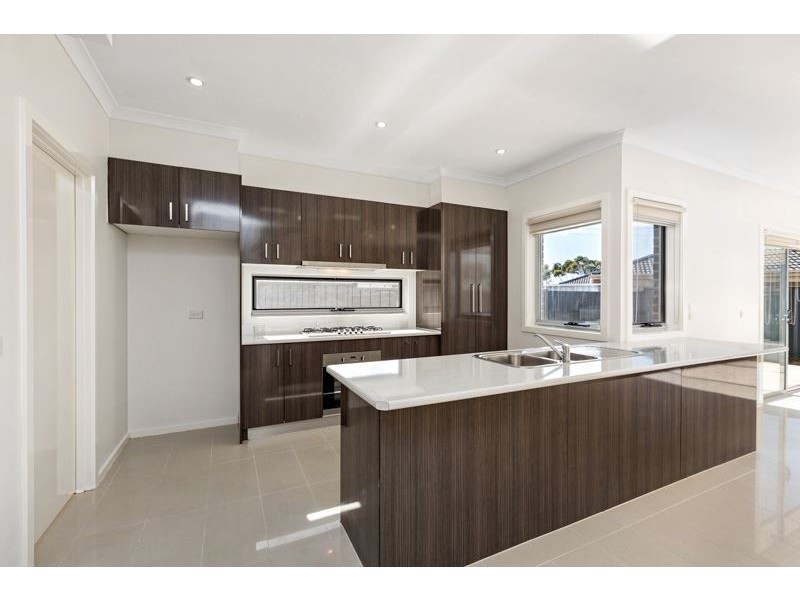 2/19 Federal Drive, Wyndham Vale VIC 3024