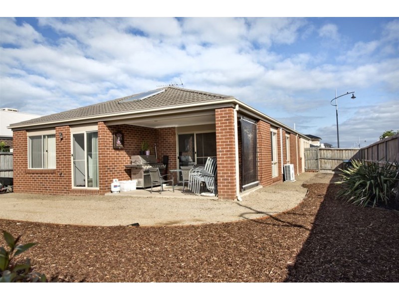 21 Tobago Avenue, Point Cook VIC 3030