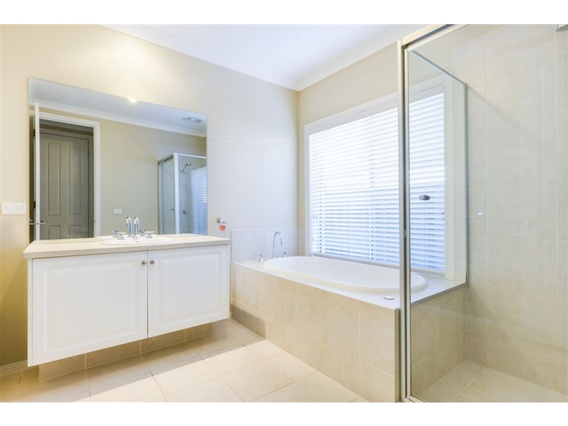 5 Loretta Boulevard, Tarneit VIC 3029
