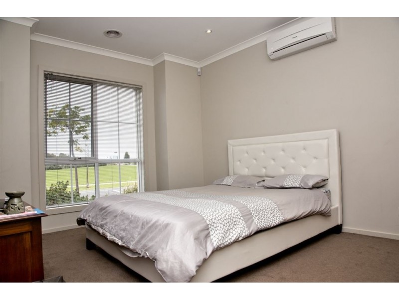 9 Windorah Drive, Point Cook VIC 3030