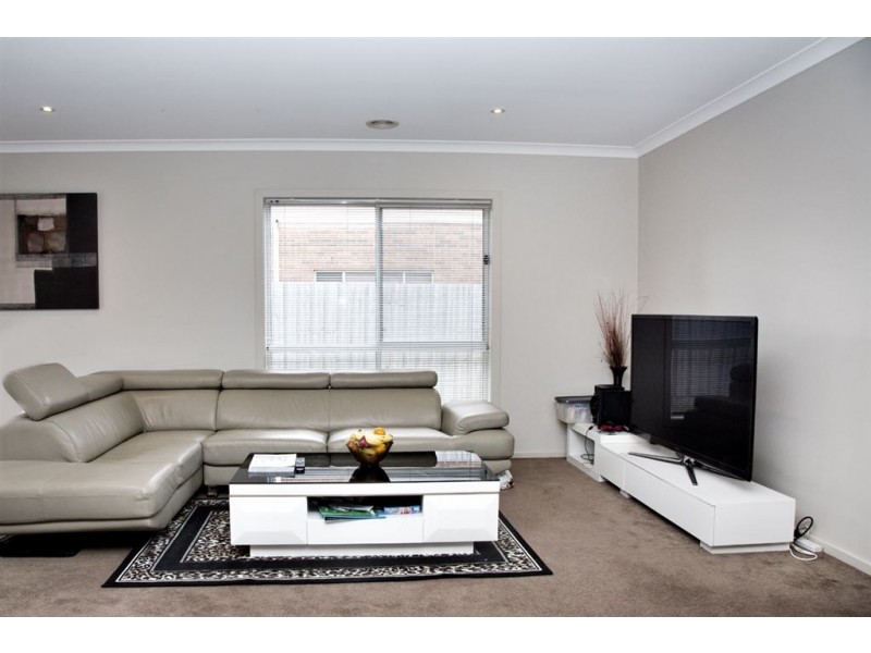 9 Windorah Drive, Point Cook VIC 3030