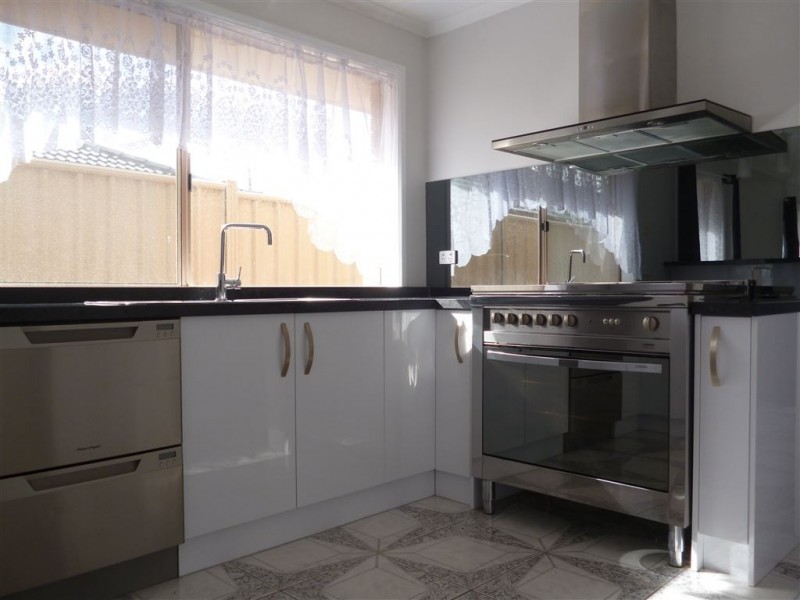 13 Doris Drive, Hoppers Crossing VIC 3029