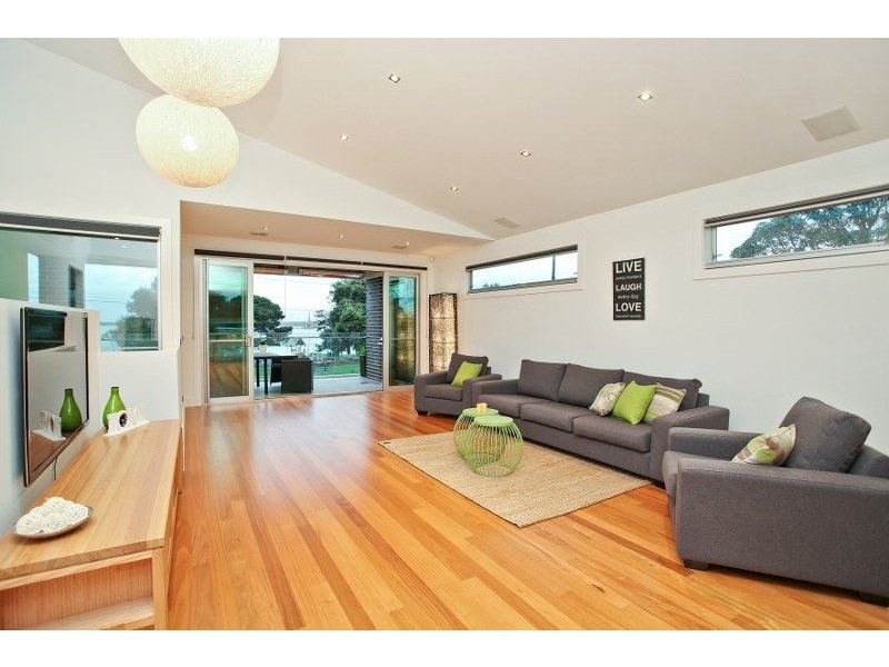 29 The Esplanade, North Shore VIC 3214