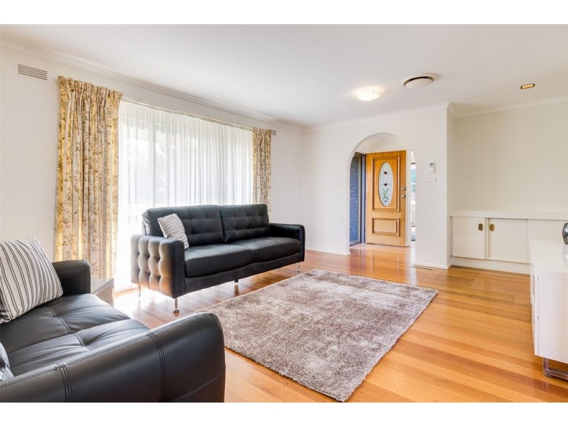 24 Dummett Ave, Hoppers Crossing VIC 3029
