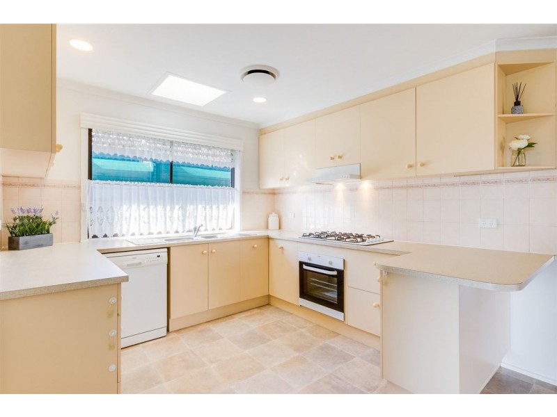 24 Dummett Ave, Hoppers Crossing VIC 3029