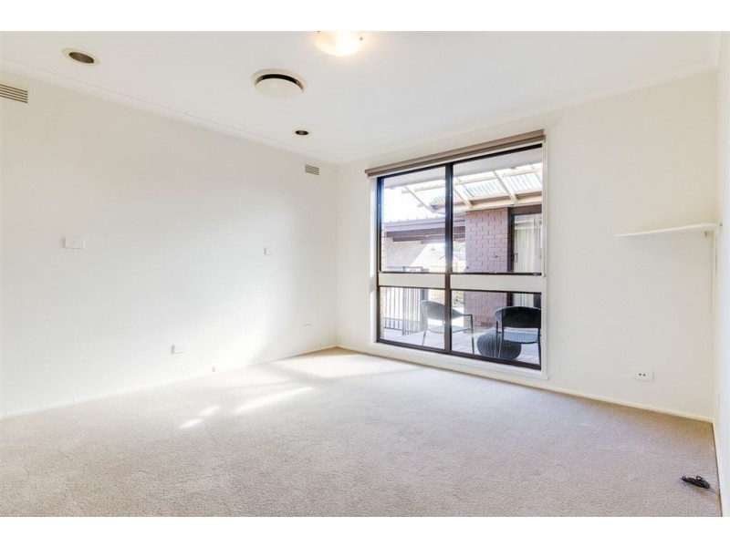 24 Dummett Ave, Hoppers Crossing VIC 3029