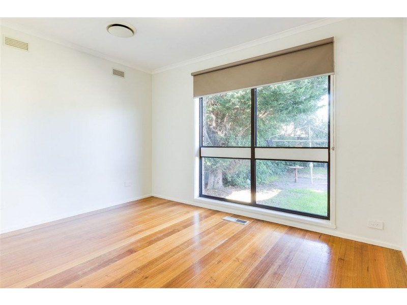 24 Dummett Ave, Hoppers Crossing VIC 3029