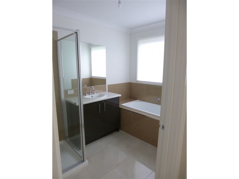 8 Michael Place, Point Cook VIC 3030