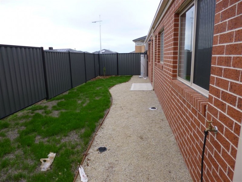 8 Michael Place, Point Cook VIC 3030