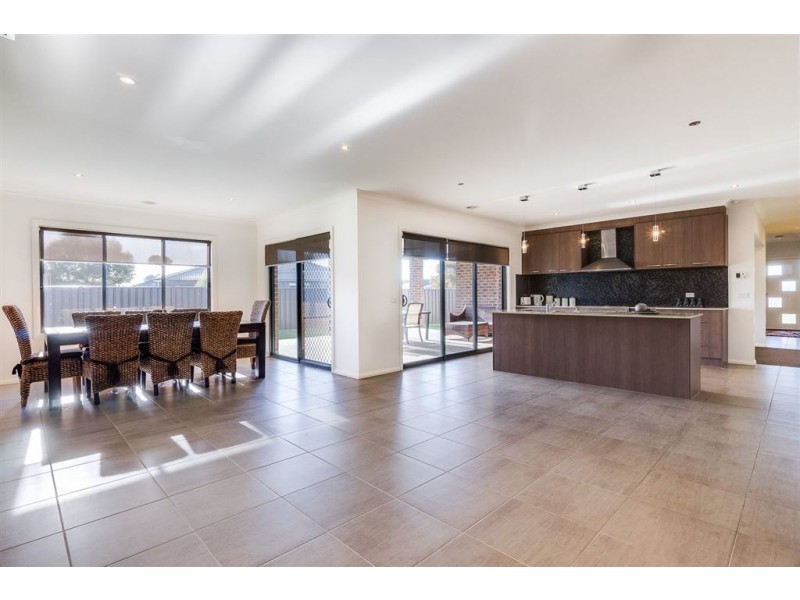 17 Brockwell Crescent, Wyndham Vale VIC 3024