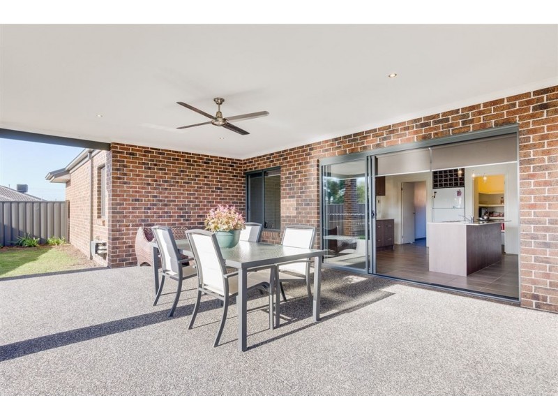 17 Brockwell Crescent, Wyndham Vale VIC 3024