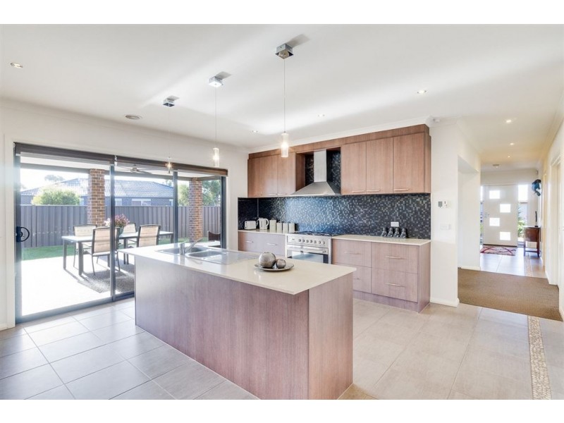 17 Brockwell Crescent, Wyndham Vale VIC 3024