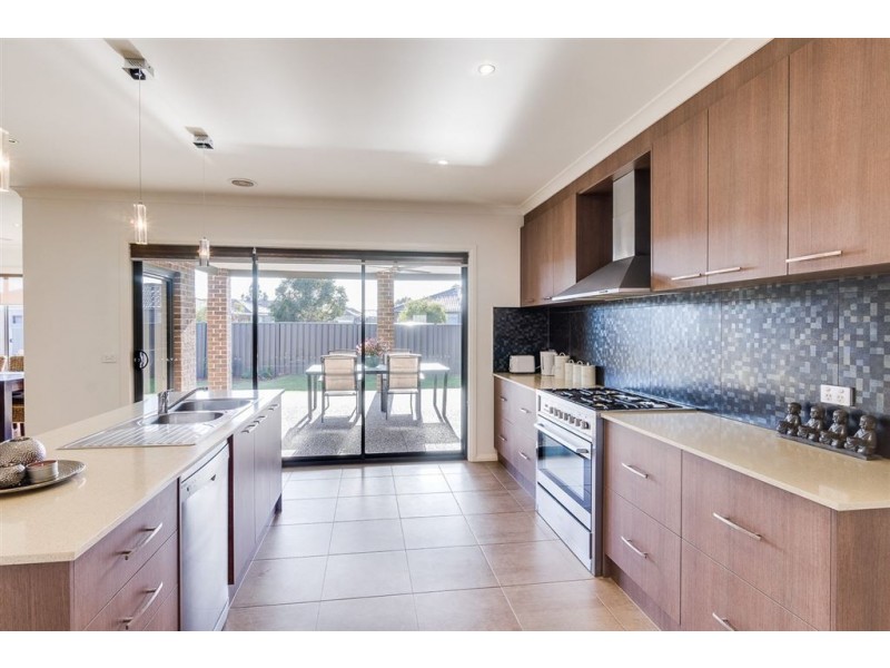 17 Brockwell Crescent, Wyndham Vale VIC 3024