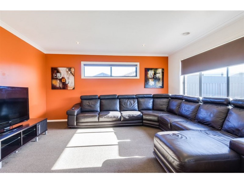 17 Brockwell Crescent, Wyndham Vale VIC 3024