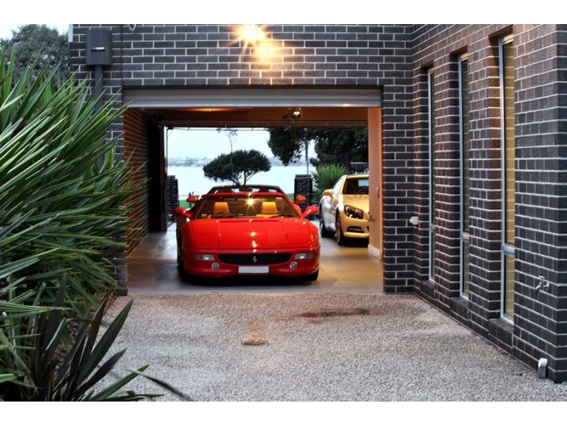 29 The Esplanade, Geelong North VIC 3215