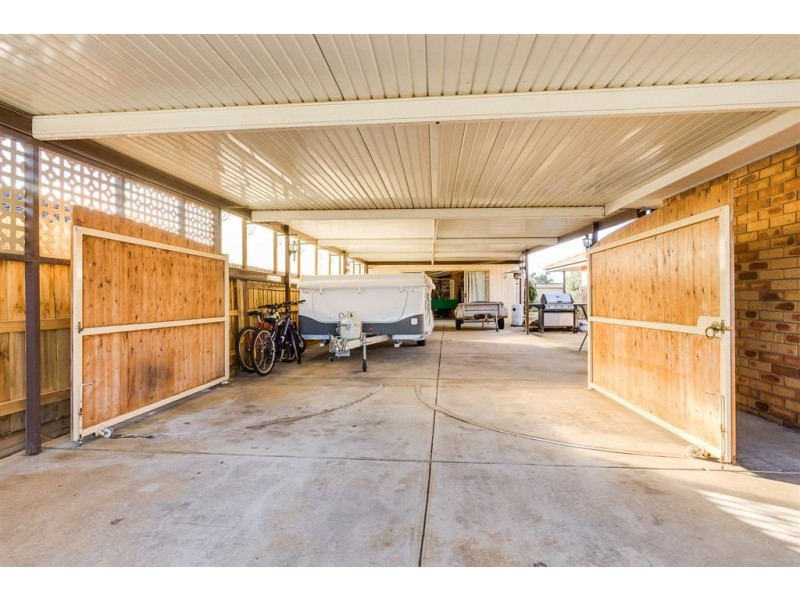 18 Perkins Ave, Hoppers Crossing VIC 3029