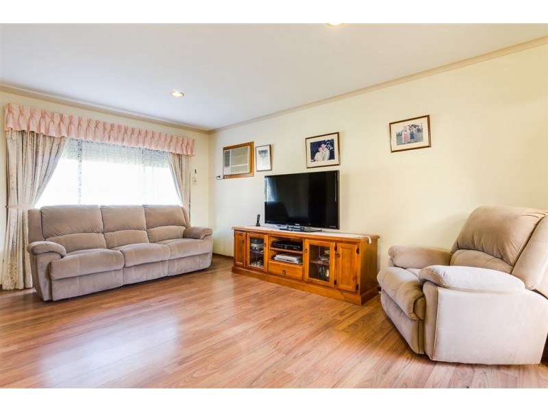18 Perkins Ave, Hoppers Crossing VIC 3029