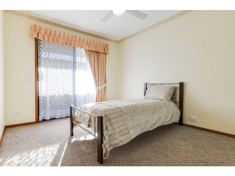 18 Perkins Ave, Hoppers Crossing VIC 3029
