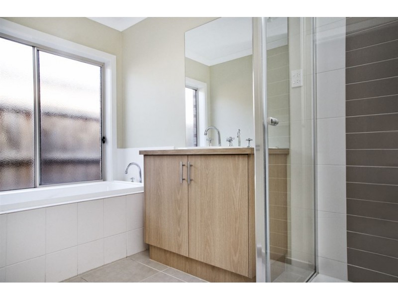 16 Crissa Street, Tarneit VIC 3029