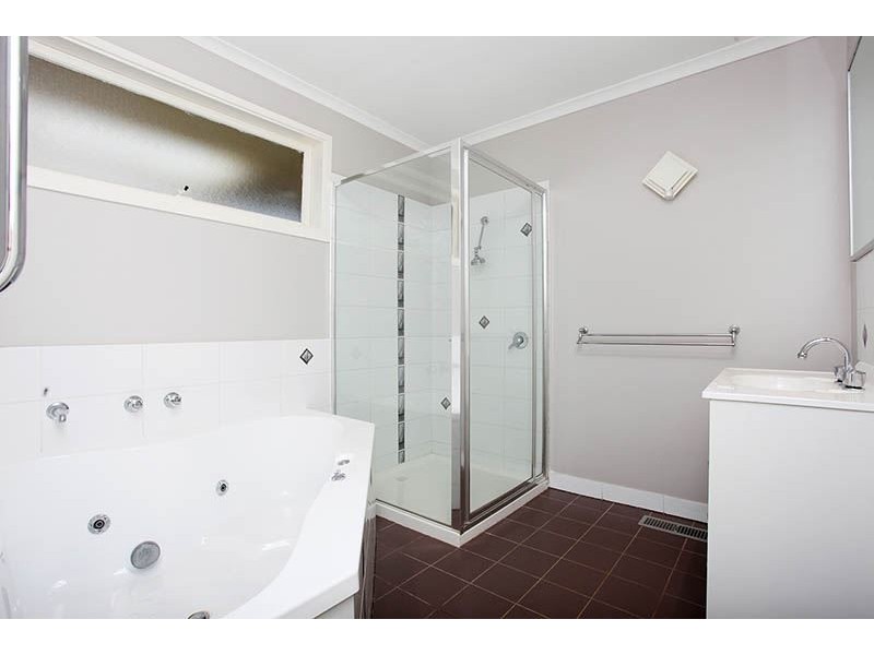 56 Cambridge Crescent, Werribee VIC 3030