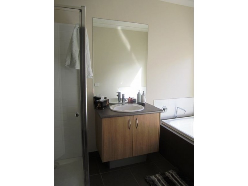 9 Langley Avenue, Wyndham Vale VIC 3024