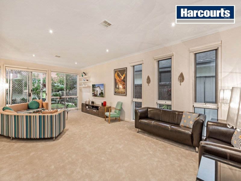 20 Signature Boulevard, Sanctuary Lakes VIC 3030