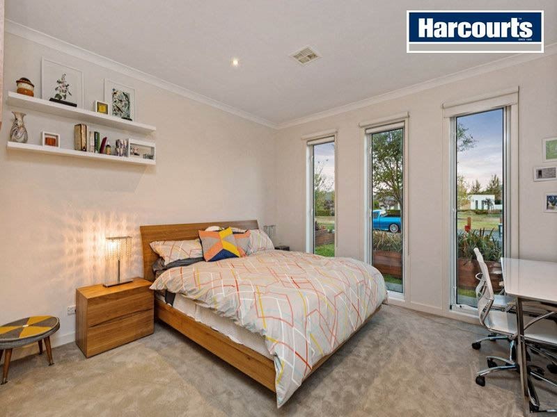 20 Signature Boulevard, Sanctuary Lakes VIC 3030