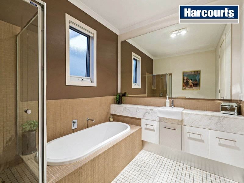 20 Signature Boulevard, Sanctuary Lakes VIC 3030