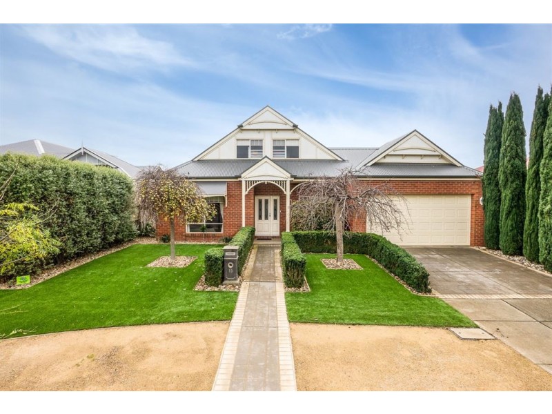 15 Little John Court, Werribee VIC 3030