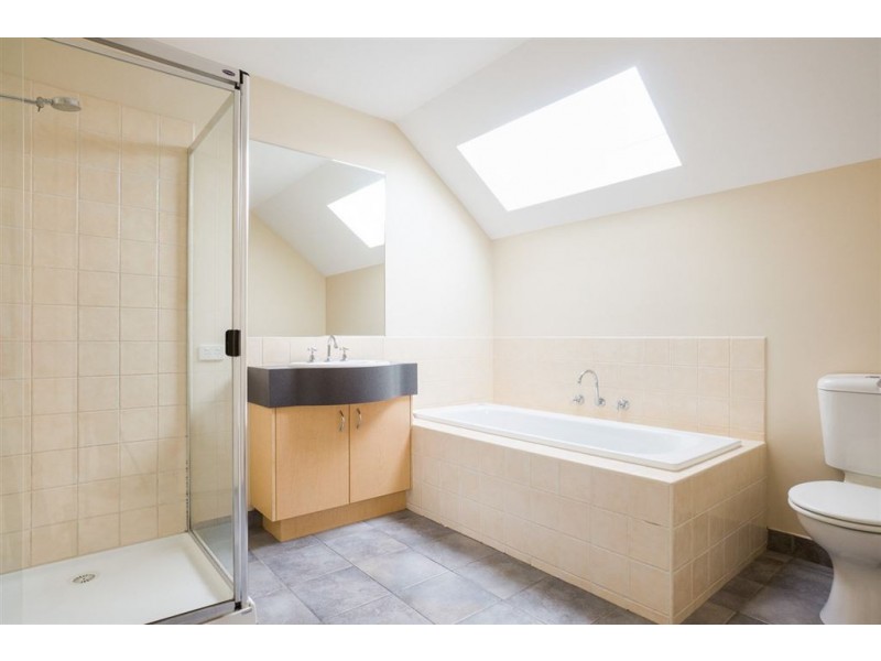 15 Little John Court, Werribee VIC 3030