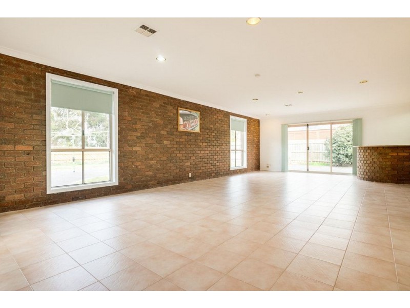 15 Delmont Street, Werribee VIC 3030