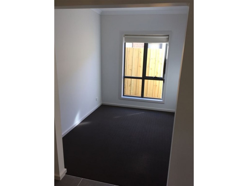 12B Ballan Road, Werribee VIC 3030