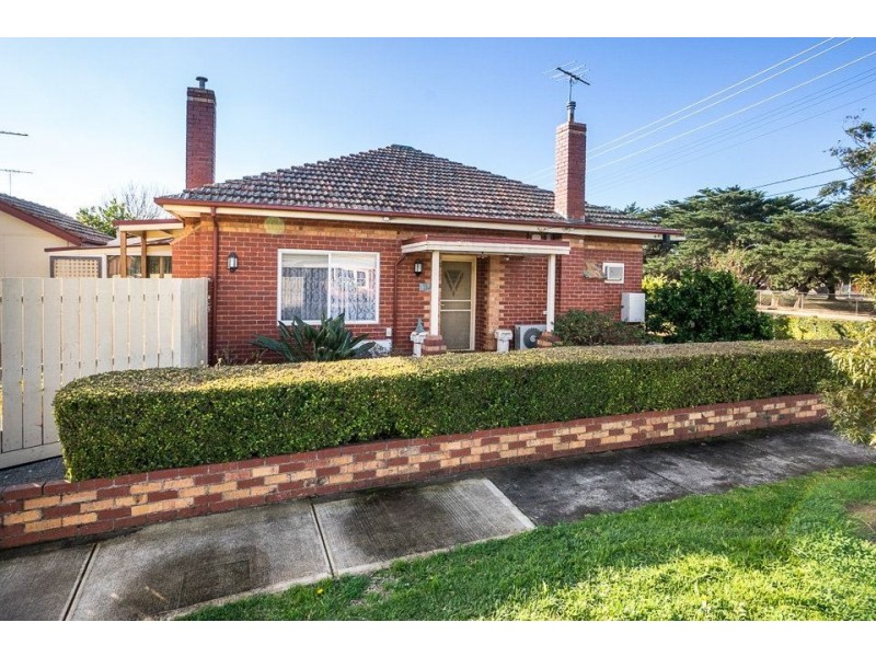 4 College Road, Werribee VIC 3030