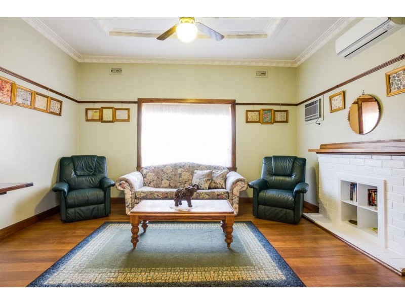 4 College Road, Werribee VIC 3030