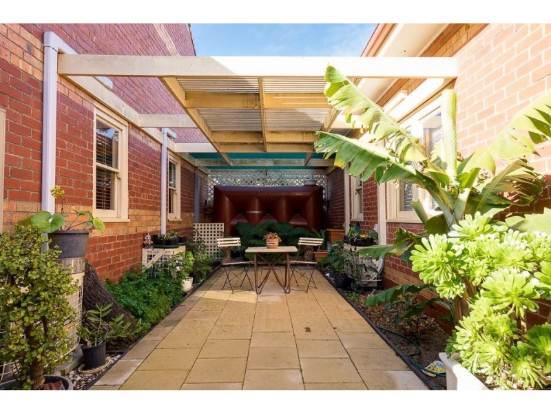 4 College Road, Werribee VIC 3030