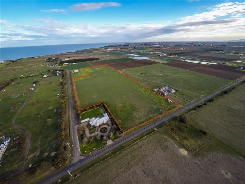 V11087 Corner of Aviation Road and Rifle Range Road, Werribee South VIC 3030