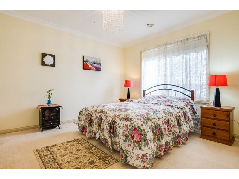 32 Thomas Carr Drive, Tarneit VIC 3029