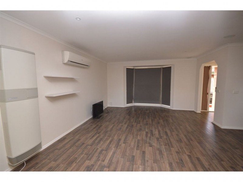 2/37 Bourke Crescent, Hoppers Crossing VIC 3029