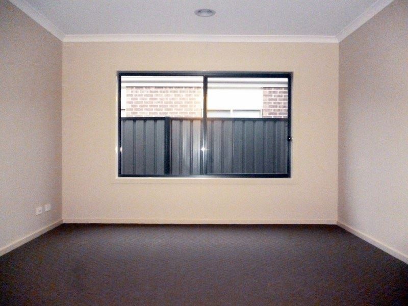 41 Terrene Terrace, Point Cook VIC 3030